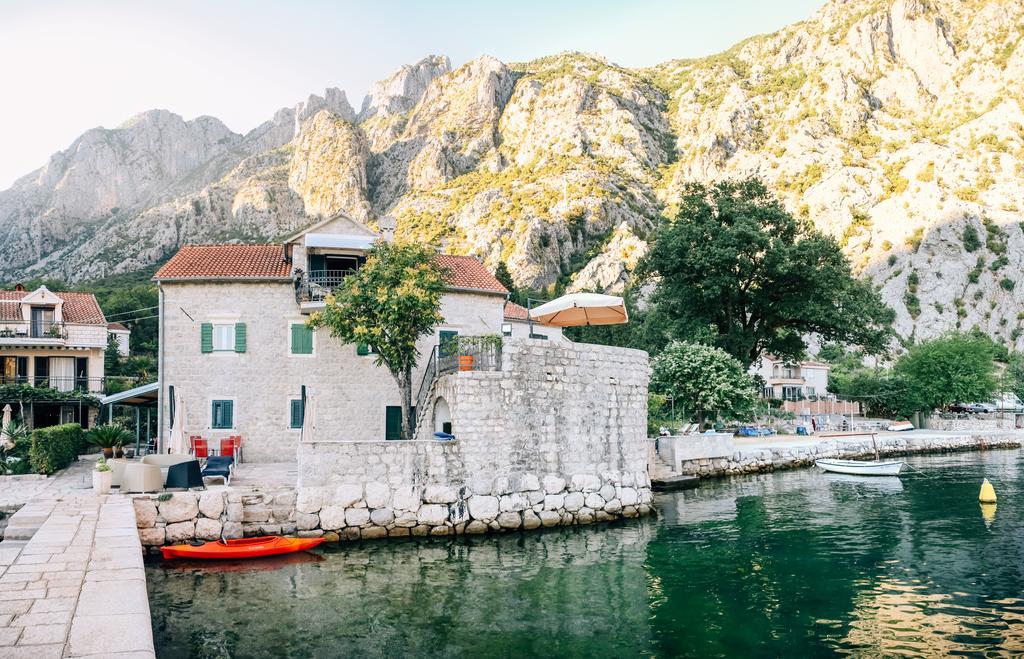 Apartment Lukiduki At The Beach - Kotor Luaran gambar